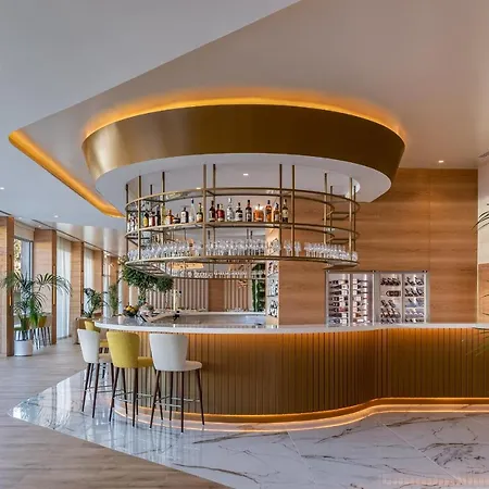 Hyatt Regency Hotel 5*