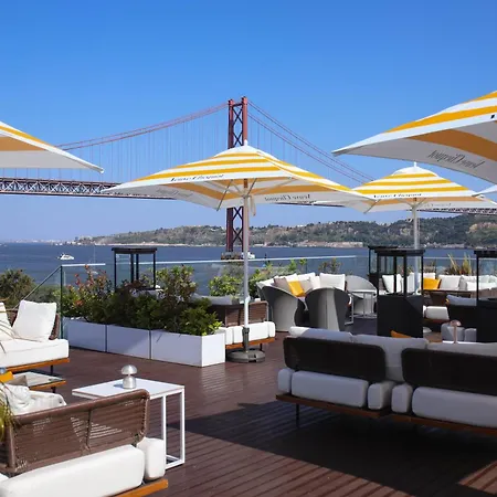 Hyatt Regency Hotel 5*